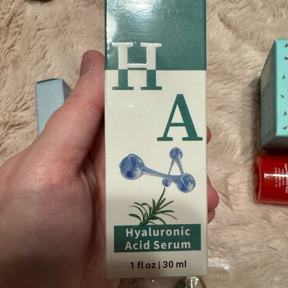 Facial Care Set with Jade Roller and Skincare Products - Picture 3 of 6